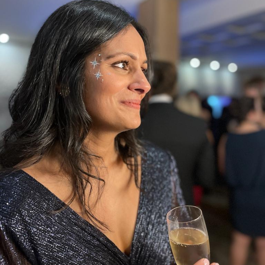 Christmas Pop-Up Glam Stations: Driving Footfall & Festive Sparkle