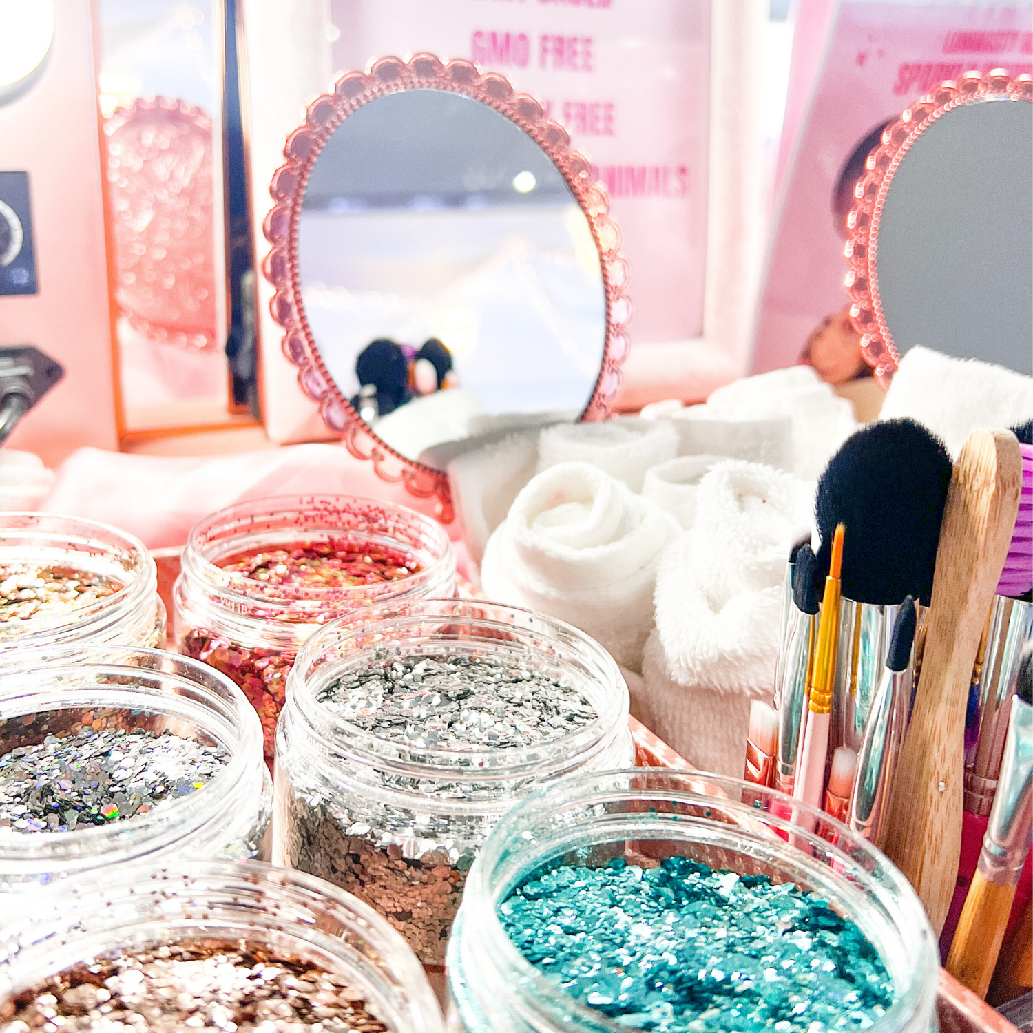 Roaming glitter artists service for corporate events