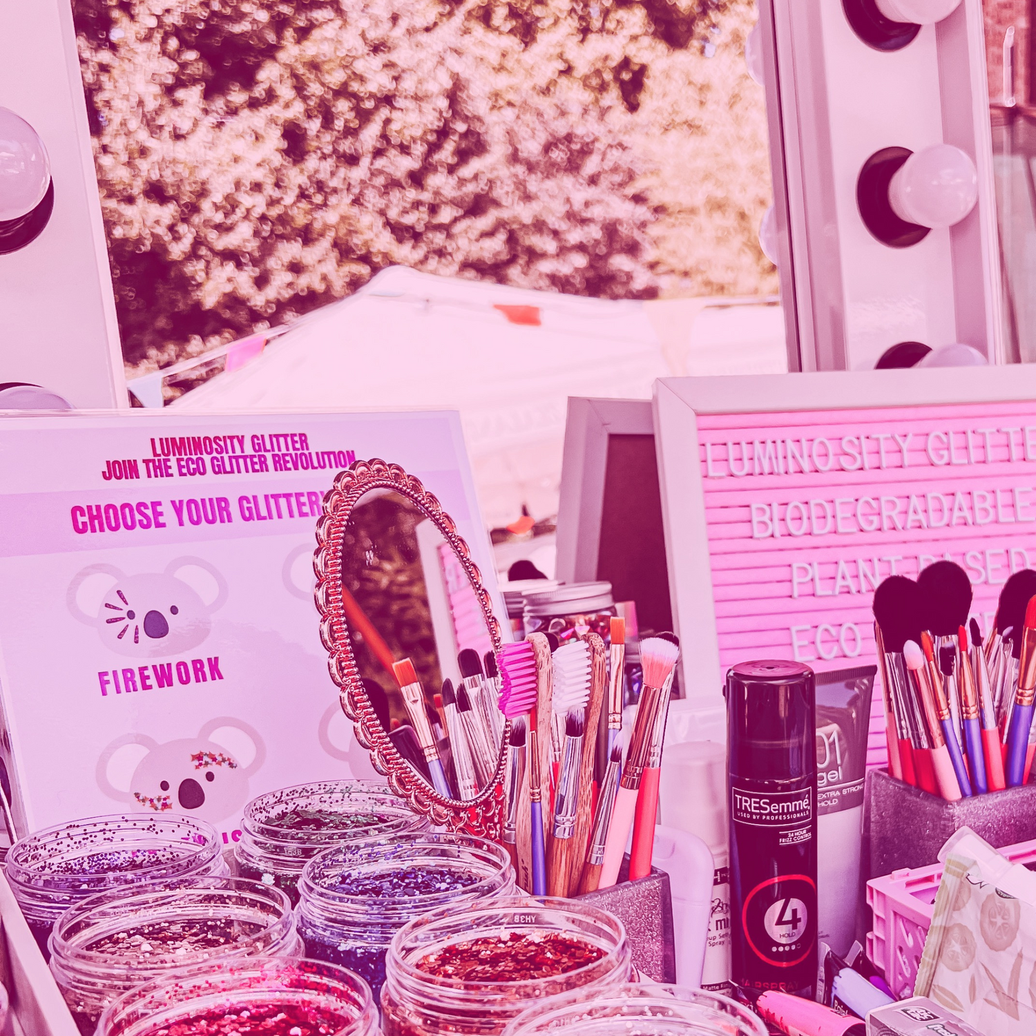 Luxury eco glitter bar in white with built in Hollywood mirror