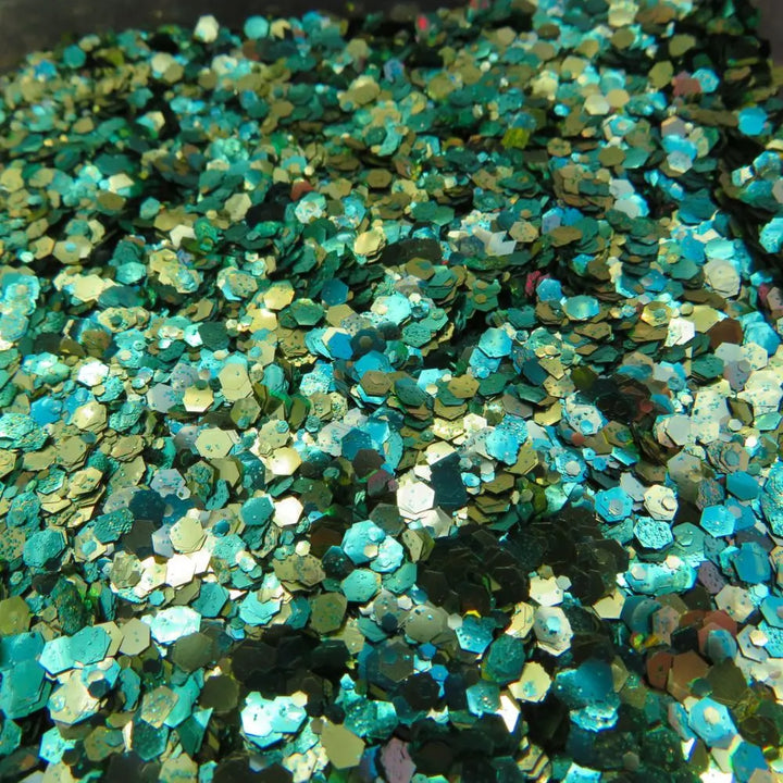 Piña glitter mix of green and gold biodegradable cosmetic glitter